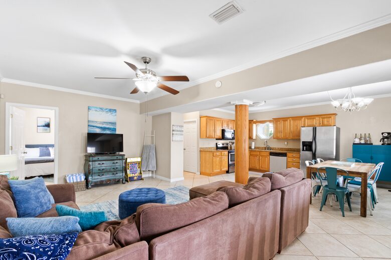 Spacious West Beach Retreat Steps from the Gulf - Gulf Shores, Alabama