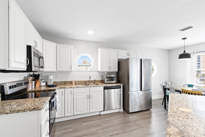 Spacious West Beach Retreat Steps from the Gulf - Gulf Shores, Alabama