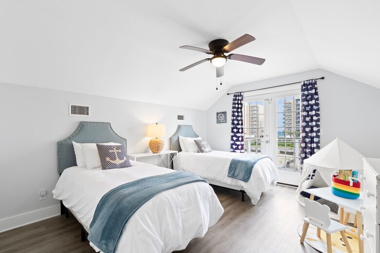 Spacious West Beach Retreat Steps from the Gulf - Gulf Shores, Alabama
