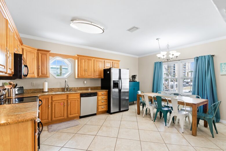 Spacious West Beach Retreat Steps from the Gulf - Gulf Shores, Alabama