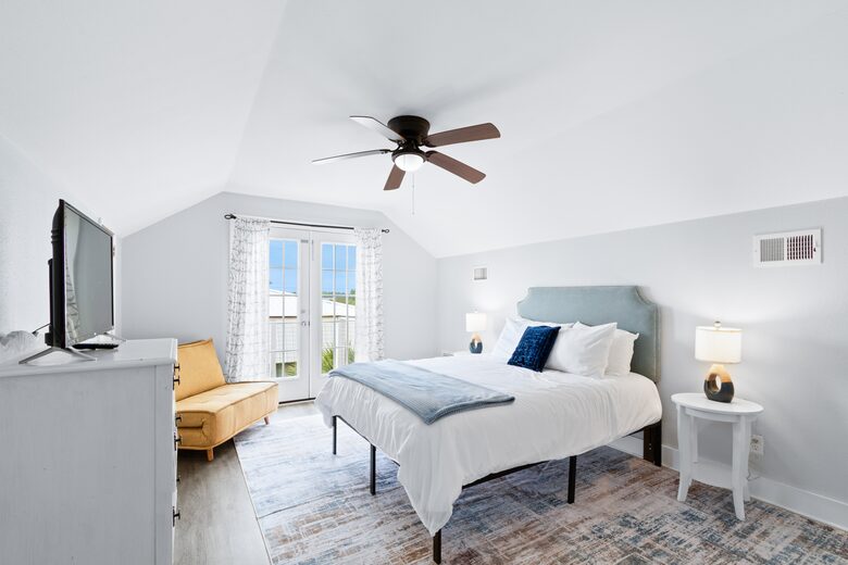 Spacious West Beach Retreat Steps from the Gulf - Gulf Shores, Alabama