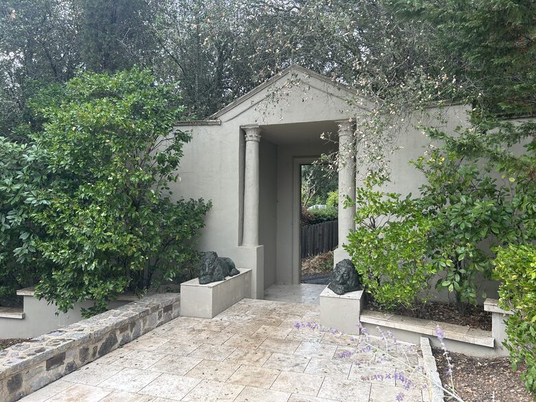 Private Calistoga Estate Surrounded by Woodlands - Calistoga, California