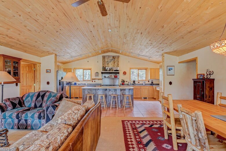 Fairplay Mountain Retreat with Hot Tub Near Breckenridge - Fairplay, Colorado