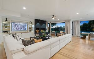 TheFarmHouz | Canyon View Estate with Tennis Court & Casita
