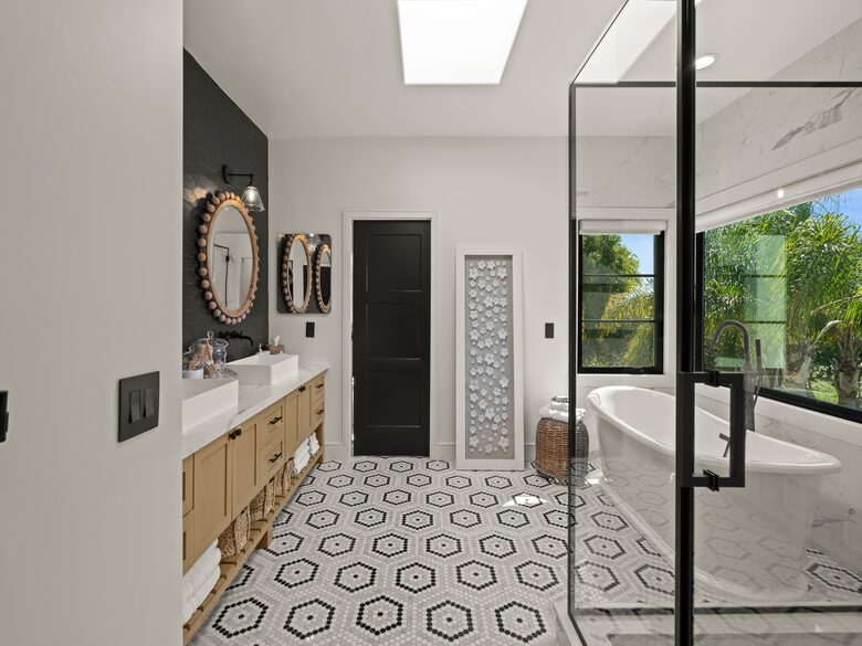 Canyon View Estate with Private Tennis Court & Luxe Casita - Encinitas, California