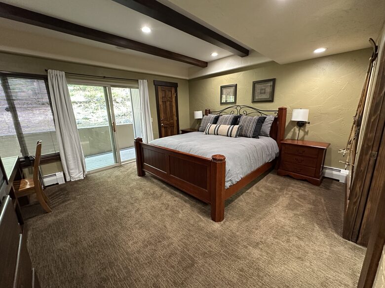 Cozy Breckenridge Retreat Steps from Main Street - Breckenridge, Colorado
