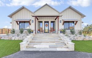 Stylish Fredericksburg Retreat at Arch Ray on the River - Fredericksburg, Texas