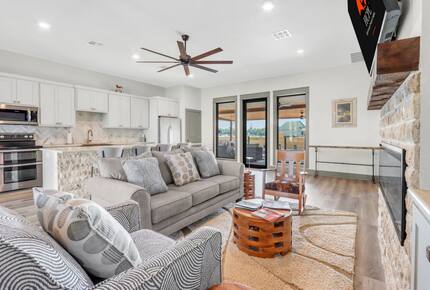 Stylish Fredericksburg Retreat at Arch Ray on the River - Fredericksburg, Texas