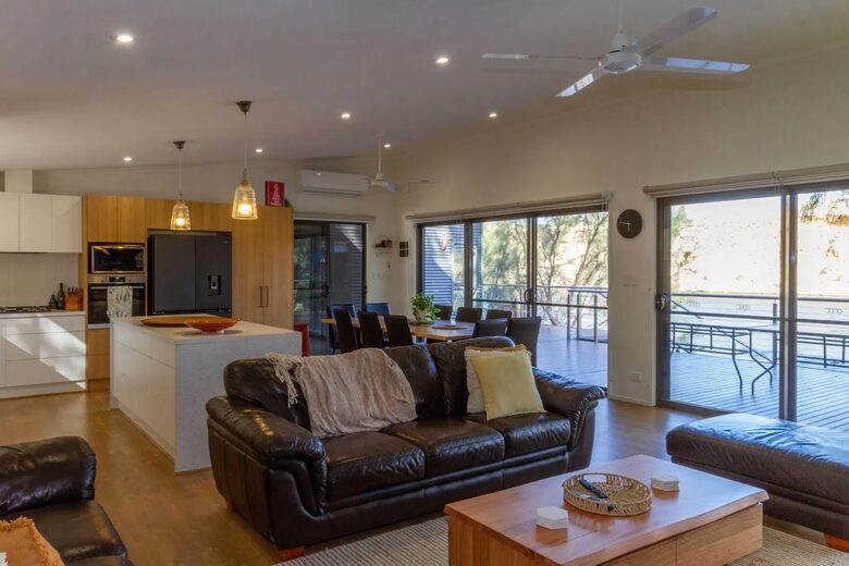 Murray River Escape with Private Jetty and Cliff Views - Brenda Park, Australia