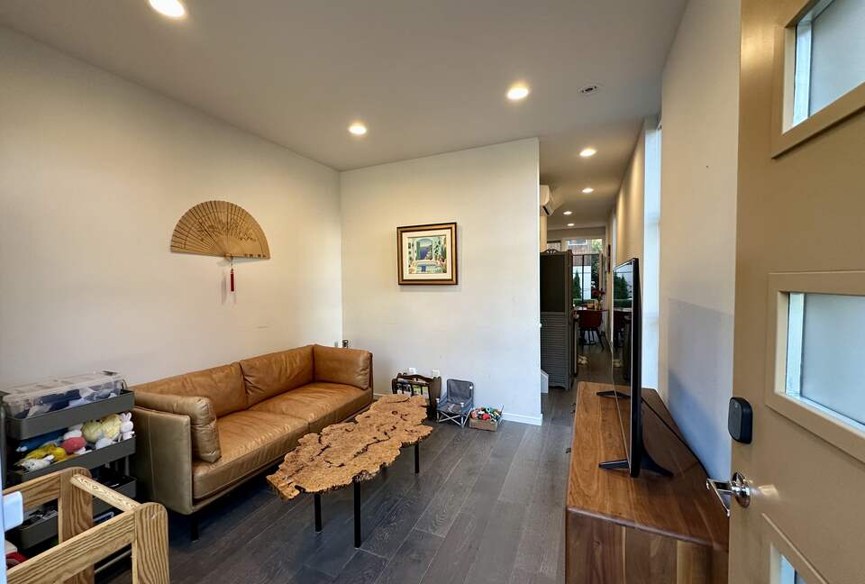 Family-Friendly Townhome Minutes from Alki Beach - Seattle, Washington