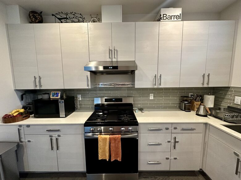Family-Friendly Townhome Minutes from Alki Beach - Seattle, Washington
