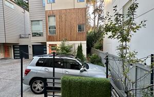 Family-Friendly Townhome Minutes from Alki Beach - Seattle, Washington