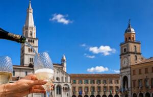 Modena Piazza Grande Residence Opposite the Cathedral - Modena, Italy