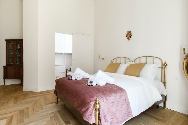 Naples 3BR by the Duomo with Panoramic City Views - Naples, Italy