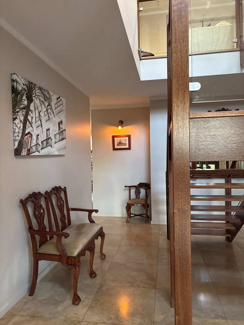 Armidale Country Retreat with Gardens and Rural Views - Armidale, Australia