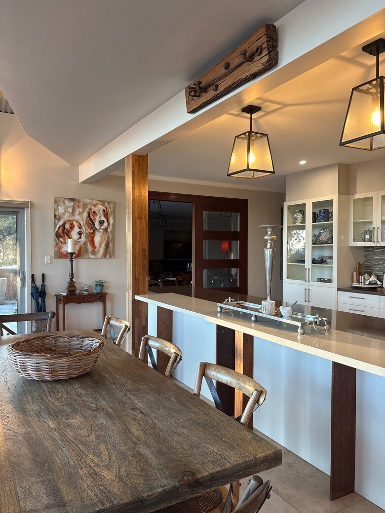 Armidale Country Retreat with Gardens and Rural Views - Armidale, Australia