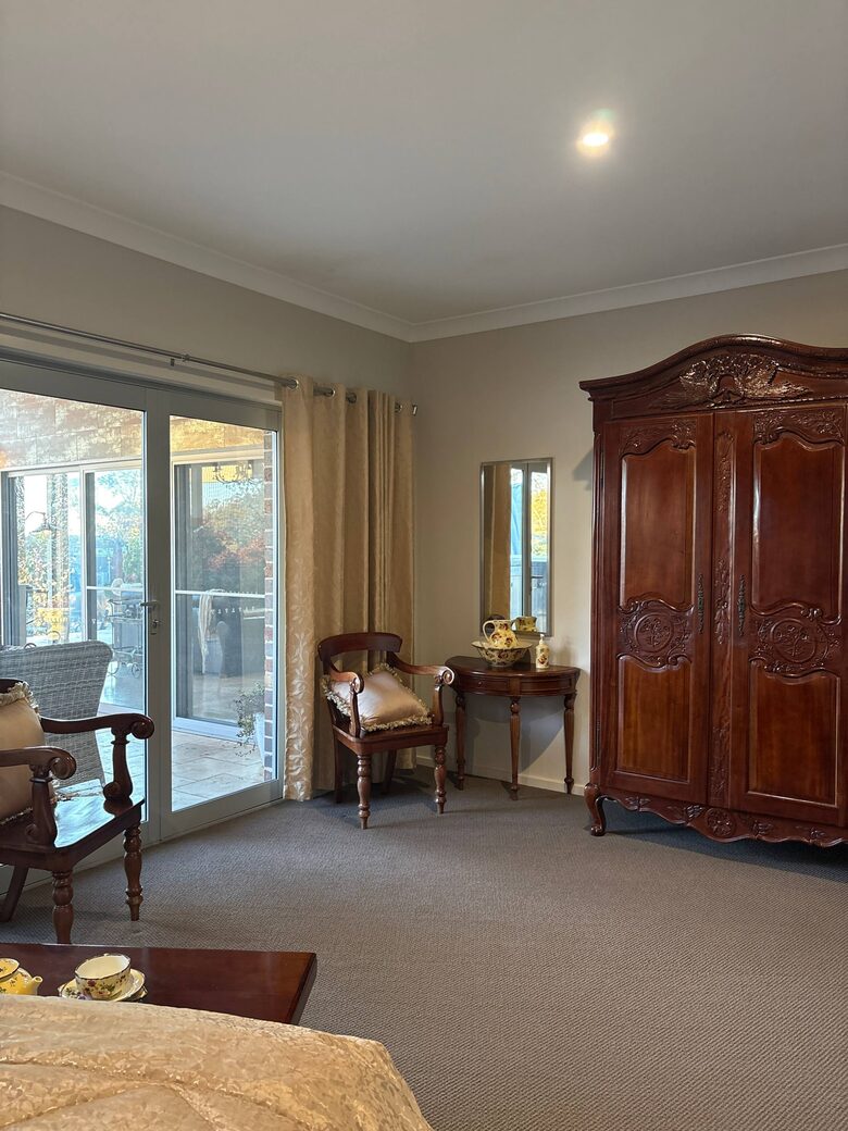 Armidale Country Retreat with Gardens and Rural Views - Armidale, Australia