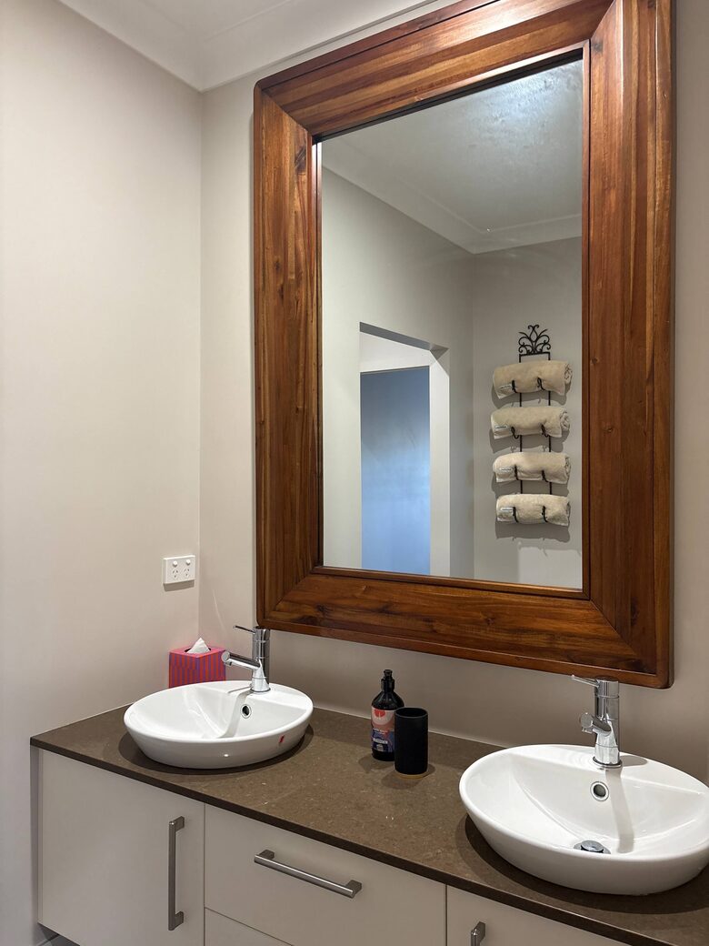 Armidale Country Retreat with Gardens and Rural Views - Armidale, Australia