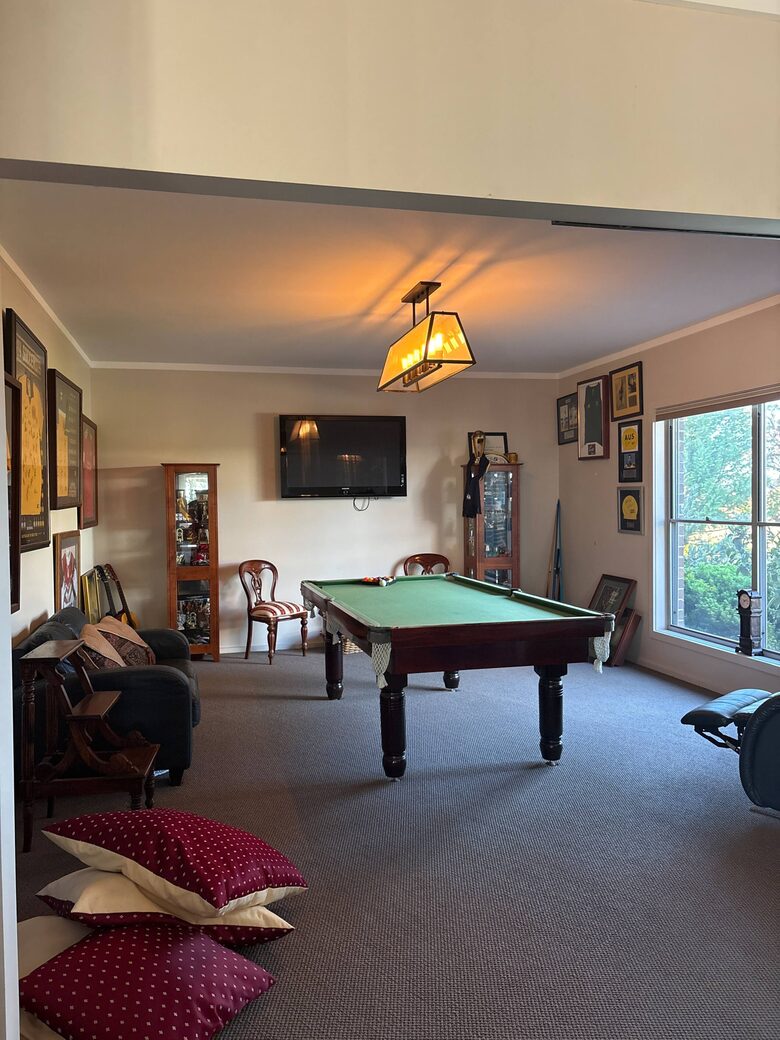 Armidale Country Retreat with Gardens and Rural Views - Armidale, Australia