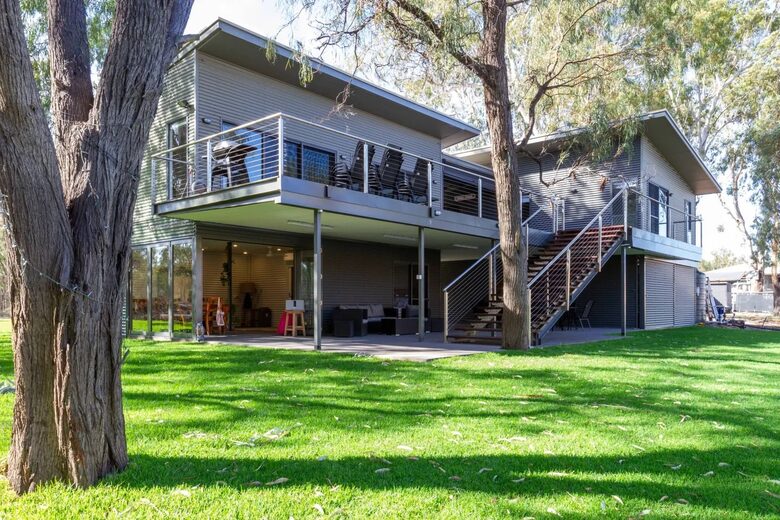 Murray River Escape with Private Jetty and Cliff Views - Brenda Park, Australia