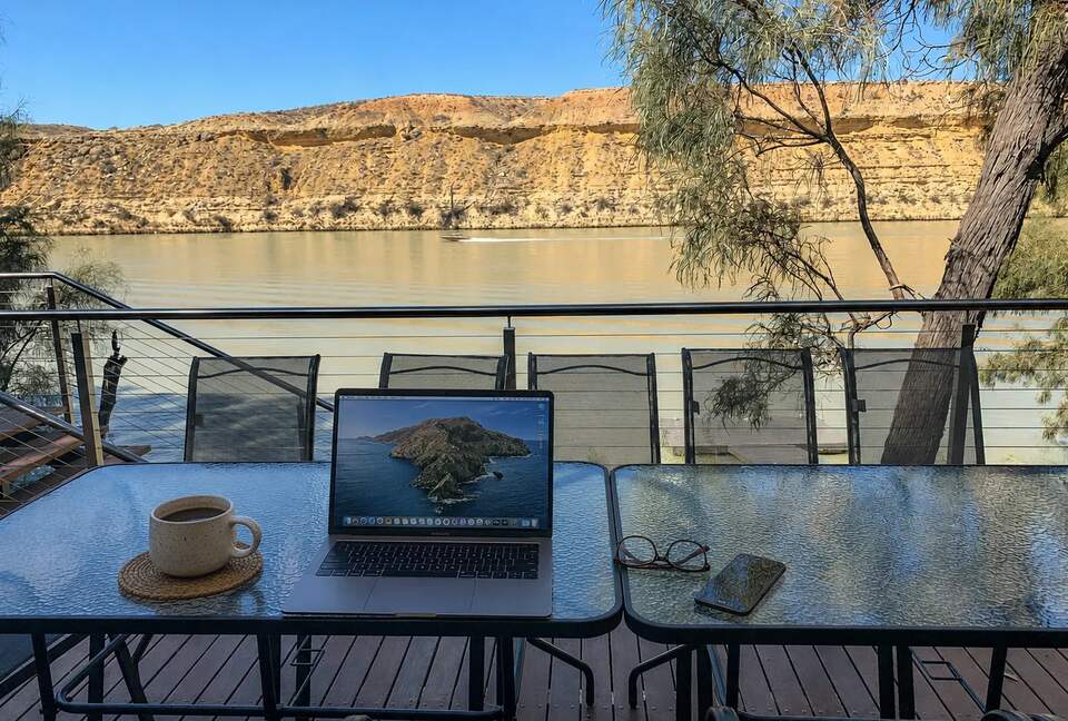 Murray River Escape with Private Jetty and Cliff Views - Brenda Park, Australia