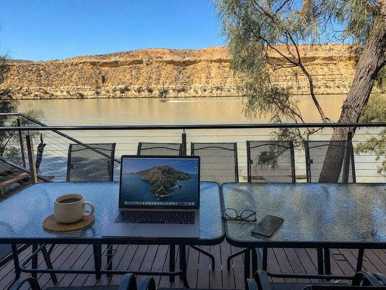 Murray River Escape with Private Jetty and Cliff Views - Brenda Park, Australia