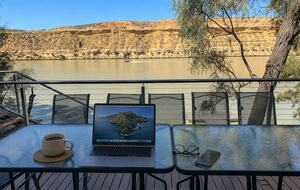 Murray River Escape with Private Jetty and Cliff Views - Brenda Park, Australia