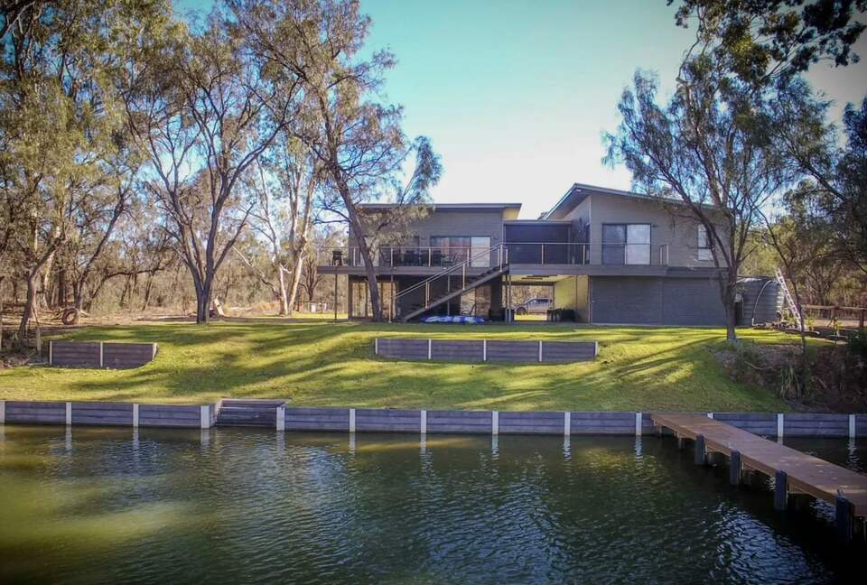Murray River Escape with Private Jetty and Cliff Views - Brenda Park, Australia