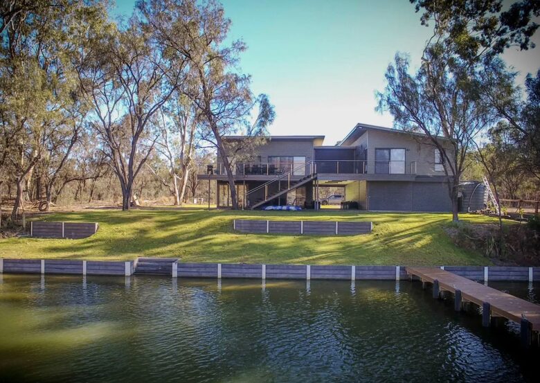 Murray River Escape with Private Jetty and Cliff Views - Brenda Park, Australia
