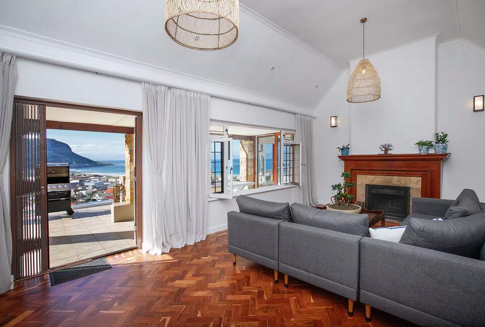 Fish Hoek Home with Panoramic False Bay Views - Fish Hoek, South Africa