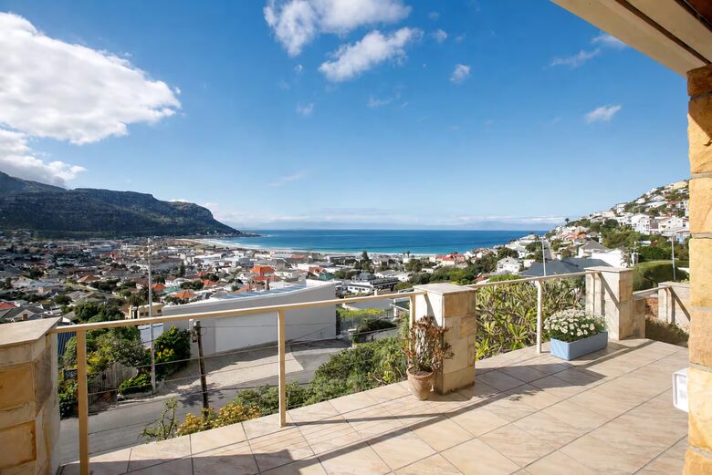 Fish Hoek Home with Panoramic False Bay Views - Fish Hoek, South Africa