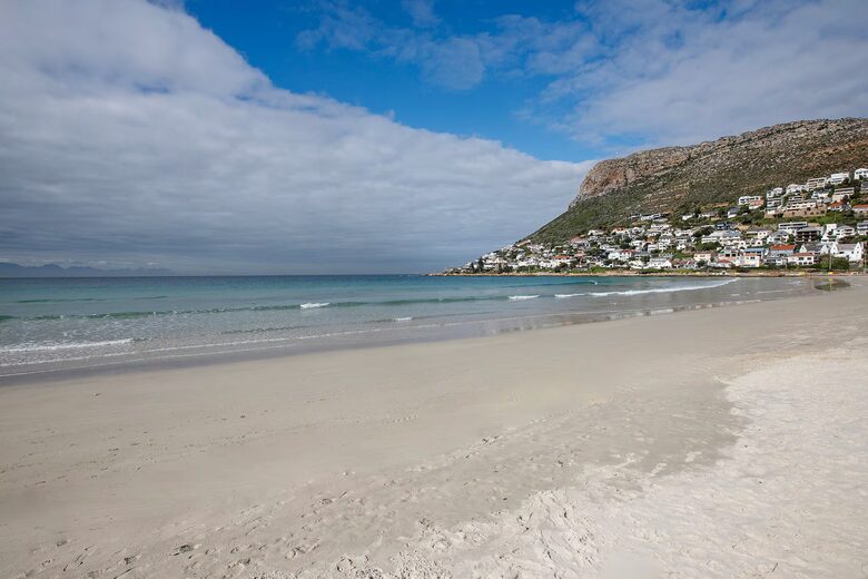 Fish Hoek Home with Panoramic False Bay Views - Fish Hoek, South Africa