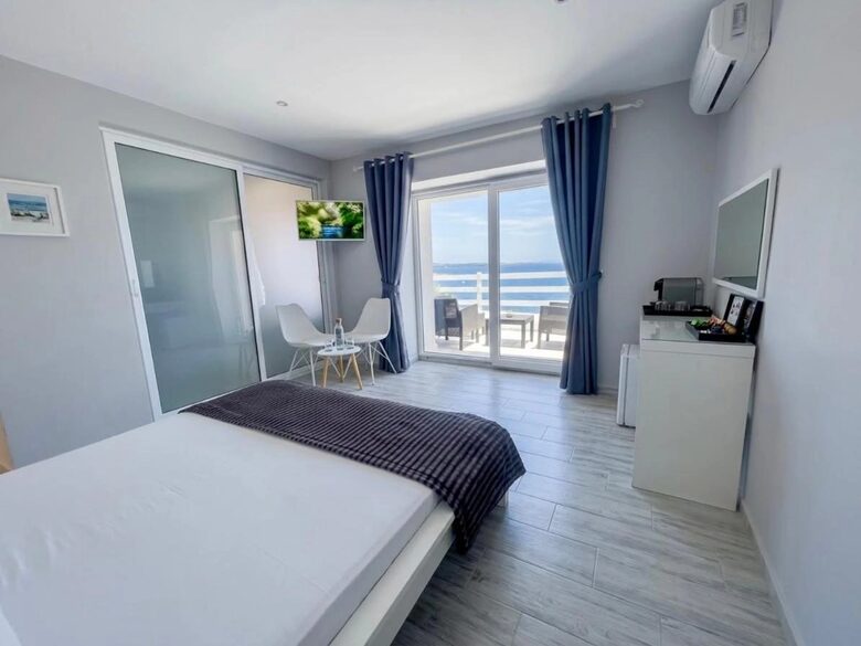 Ahtopol Waterfront Stay with Panoramic Black Sea Views - Ahtopol, Bulgaria