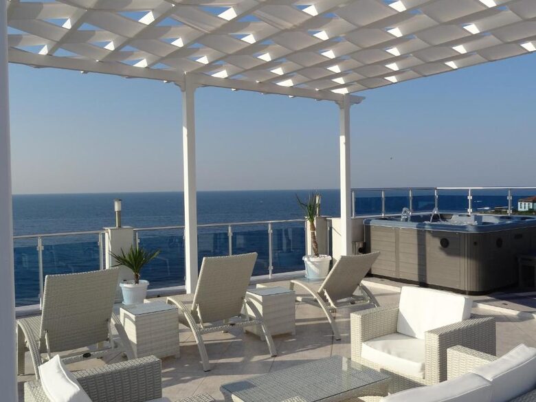 Ahtopol Waterfront Stay with Panoramic Black Sea Views - Ahtopol, Bulgaria