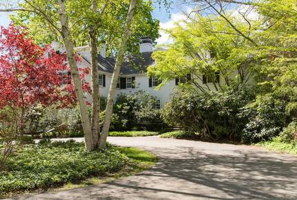 Manchester-by-the-Sea Historic Estate with Four-Acre Gardens - Manchester, Massachusetts