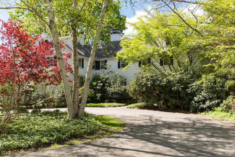 Manchester-by-the-Sea Historic Estate with Four-Acre Gardens - Manchester, Massachusetts