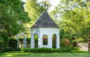 Manchester-by-the-Sea Historic Estate with Four-Acre Gardens - Manchester, Massachusetts