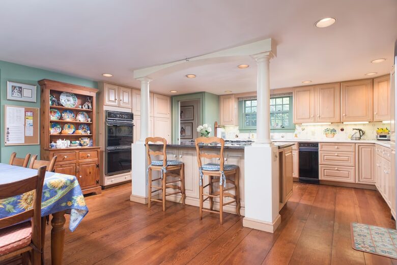 Manchester-by-the-Sea Historic Estate with Four-Acre Gardens - Manchester, Massachusetts