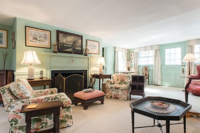 Manchester-by-the-Sea Historic Estate with Four-Acre Gardens - Manchester, Massachusetts