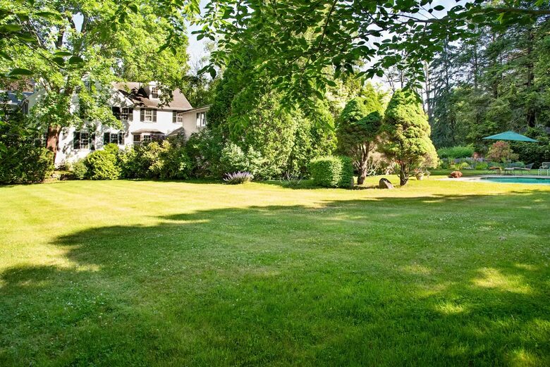 Manchester-by-the-Sea Historic Estate with Four-Acre Gardens - Manchester, Massachusetts