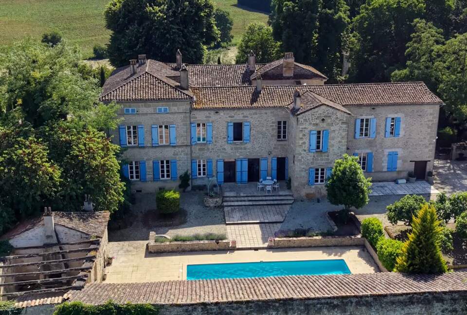 18th-Century Château in Southwest France - Montignac-de-Lauzun, France
