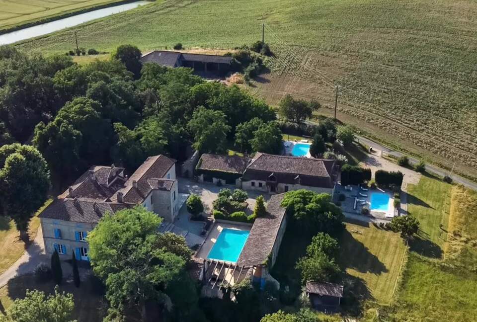 18th-Century Château in Southwest France - Montignac-de-Lauzun, France