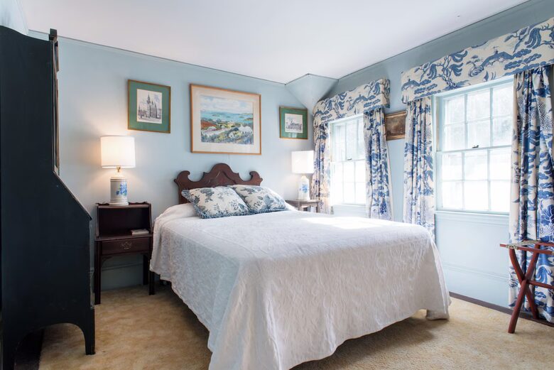 Manchester-by-the-Sea Historic Estate with Four-Acre Gardens - Manchester, Massachusetts