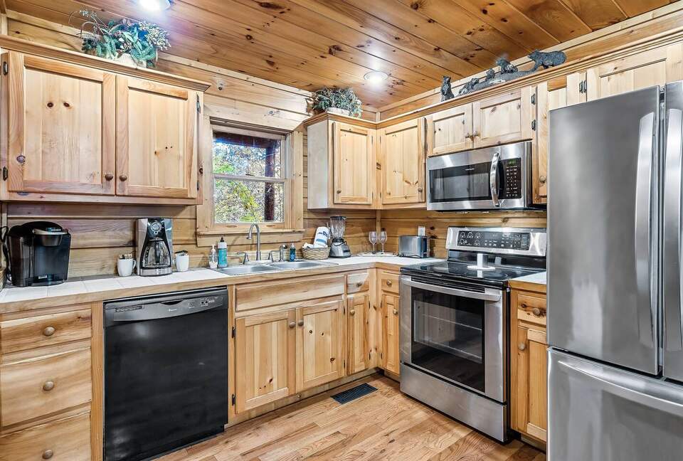 Private Mountain Cabin Between Gatlinburg & Pigeon Forge - Sevierville, Tennessee