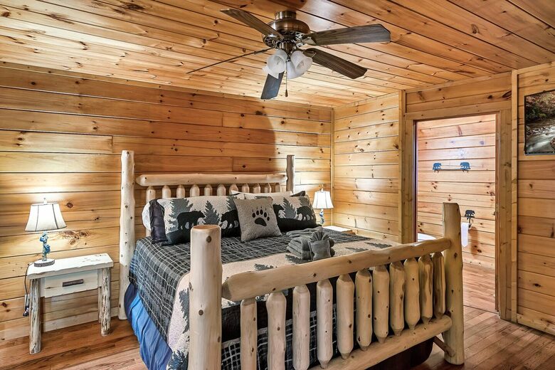 Private Mountain Cabin Between Gatlinburg & Pigeon Forge - Sevierville, Tennessee
