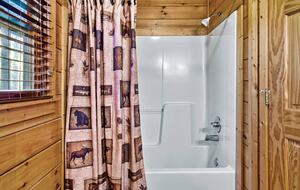 Private Mountain Cabin Between Gatlinburg & Pigeon Forge - Sevierville, Tennessee
