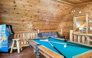 Private Mountain Cabin Between Gatlinburg & Pigeon Forge - Sevierville, Tennessee