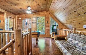 Private Mountain Cabin Between Gatlinburg & Pigeon Forge - Sevierville, Tennessee
