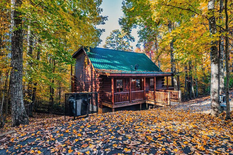 Private Mountain Cabin Between Gatlinburg & Pigeon Forge - Sevierville, Tennessee