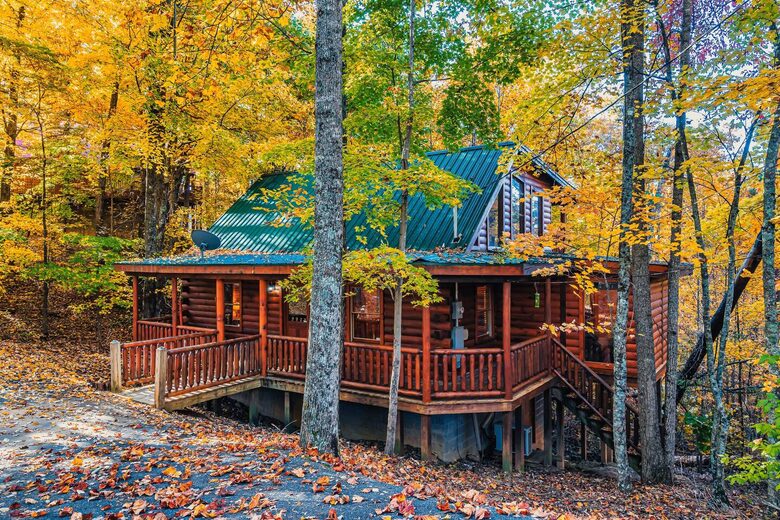Private Mountain Cabin Between Gatlinburg & Pigeon Forge - Sevierville, Tennessee